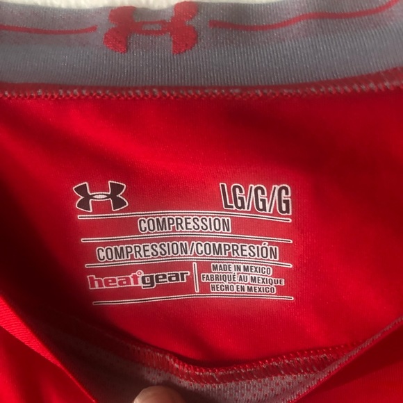 ❤️Under Armour Heat Gear Compression Red Top Short Sleeve Size LG - Picture 2 of 4